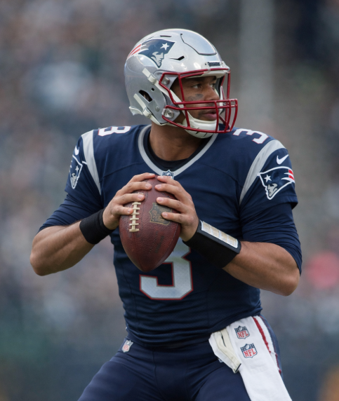 Just 12 hours after receiving interest from the Patriots, a Super Bowl legend with 9x Pro Bowl selections in his career said he is willing to join New England but only if he is given the QB1 role over Drake Maye