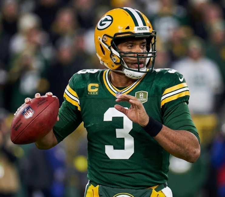 Just 12 hours after receiving interest from the Packers, a Super Bowl legend of the Seahawks with 46,966 career passing yards has “given the green light” to join Green Bay - expressing a desire to stay until age 40